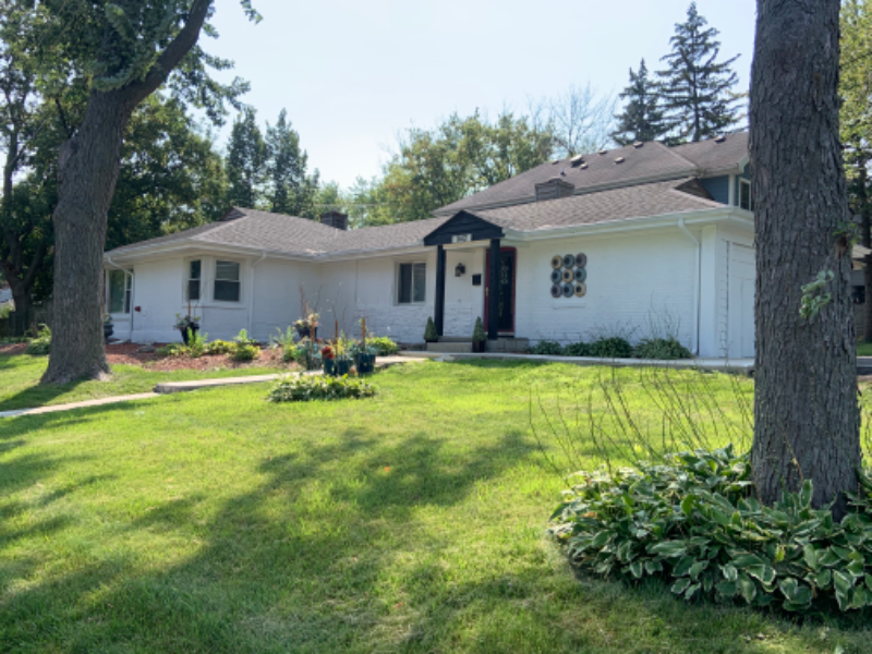 Hinsdale House: 842 7th Street