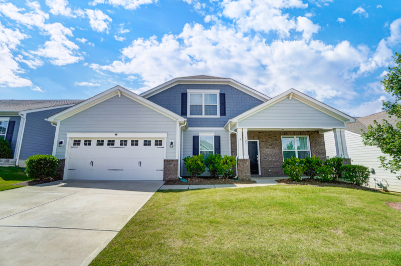Belmont House: 125 Barberry Drive