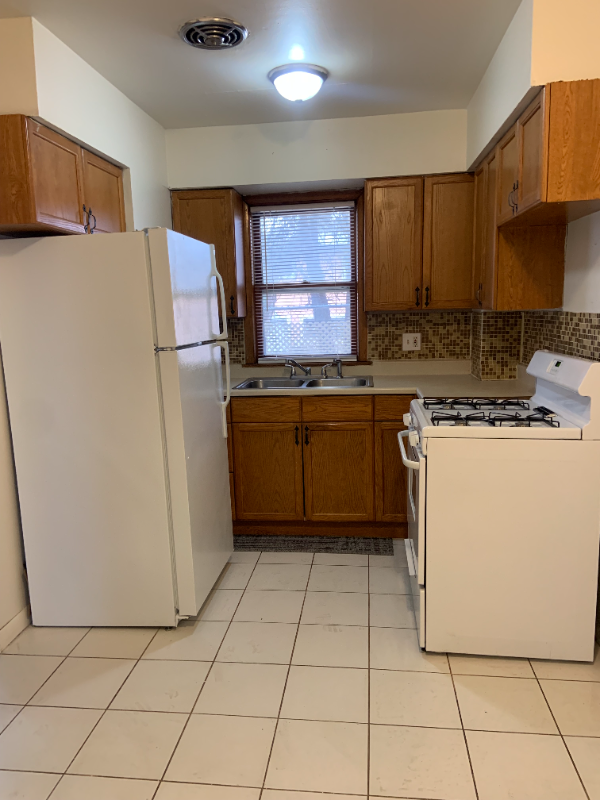 Willow Springs Apartment: 100 Vana Drive