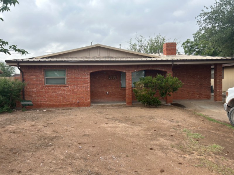 Midland House: 3211 Delano Ave