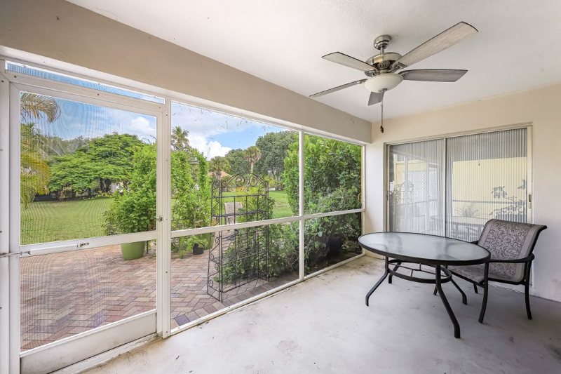 Naples Condo: 1201 Solana Drive