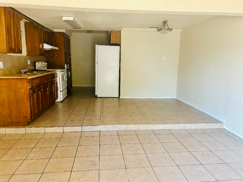 Laredo Townhome: 3101 E Price St Duplex