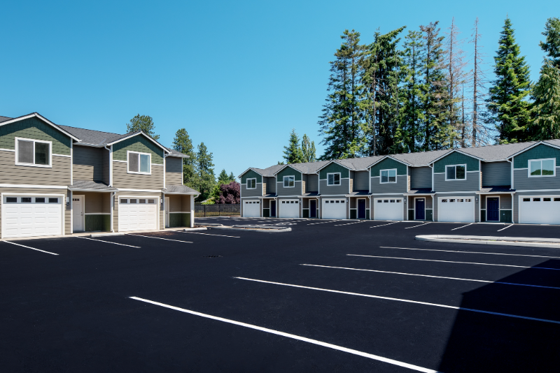Centralia Townhome: 2711 Niki Ln