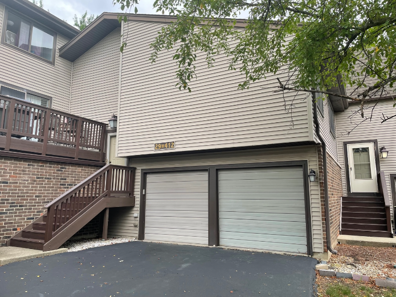 Warrenville Townhome: 29w412 Thornwood Lane
