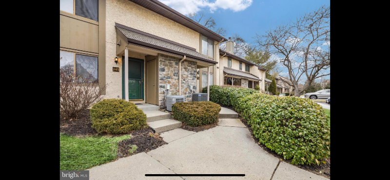Plainsboro Townhome: 249 HAMPSHIRE DRIVE