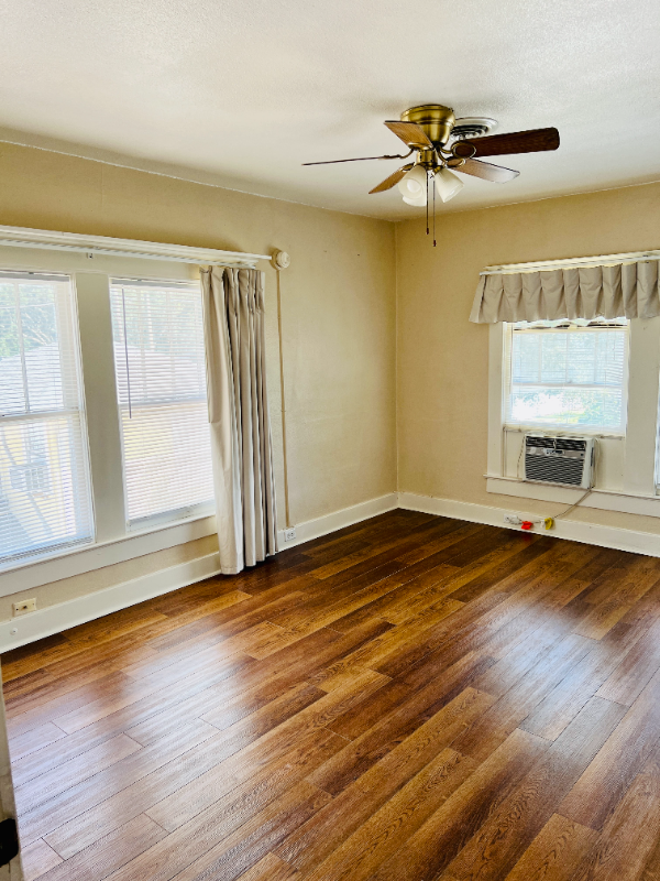 WINTER GARDEN House: 203 N DILLARD ST