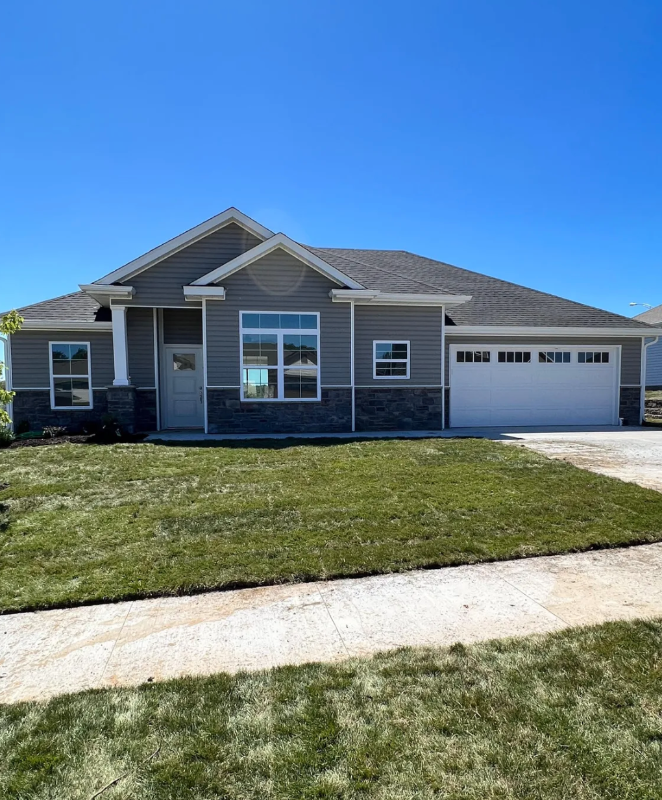 Columbia House: 624 Promenade Dr.