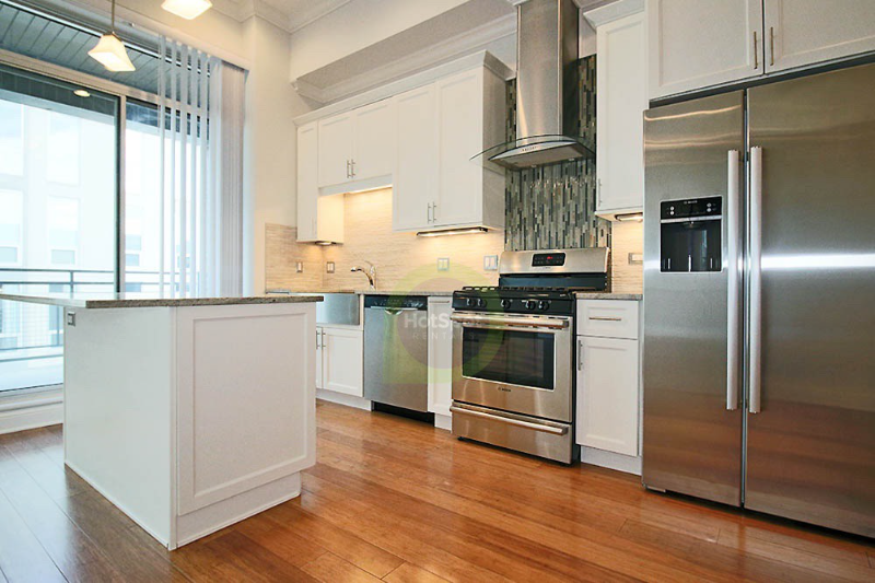 Chicago Condo: 30 N Aberdeen St