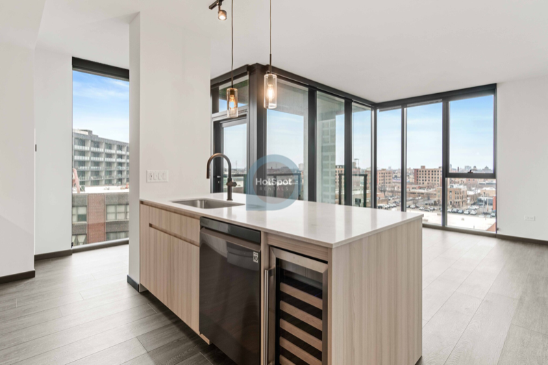 Chicago Apartment: 1350 W Randolph
