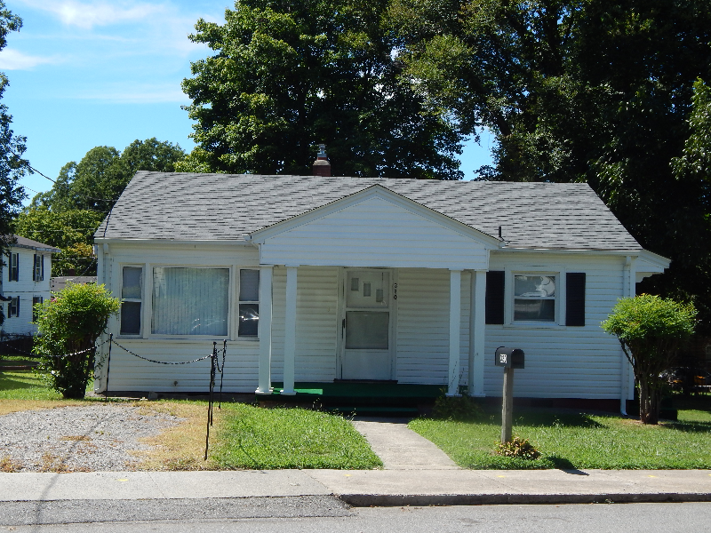 Reidsville House: 320 S. Branch Street