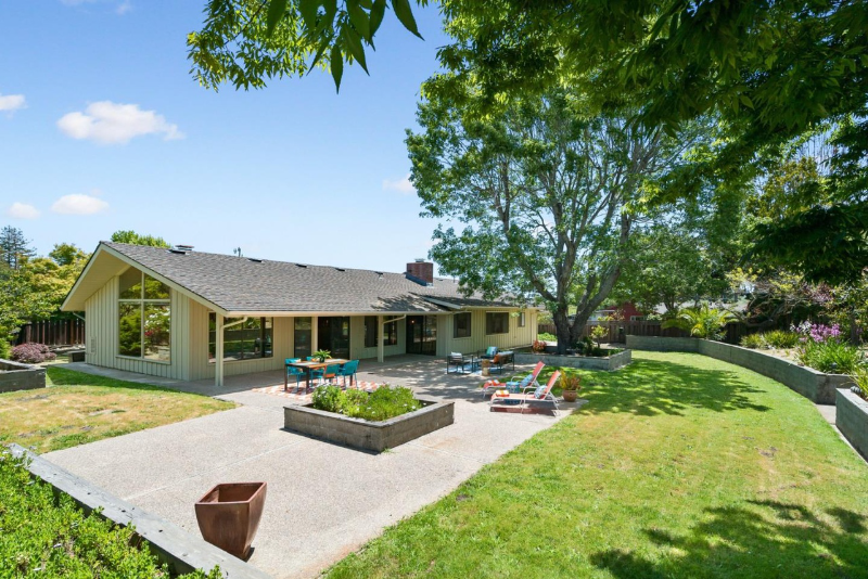 Santa Cruz House: 115 Ortalon Circle