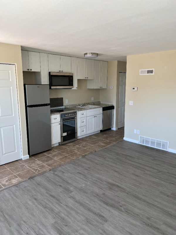 Lamar Apartment: 810 Yucca Drive