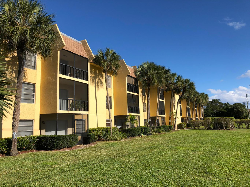 Boca Raton Apartment: 490 nw 20th street unit 212