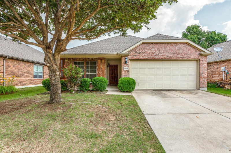 Aubrey House: 8901 Sierra Trl