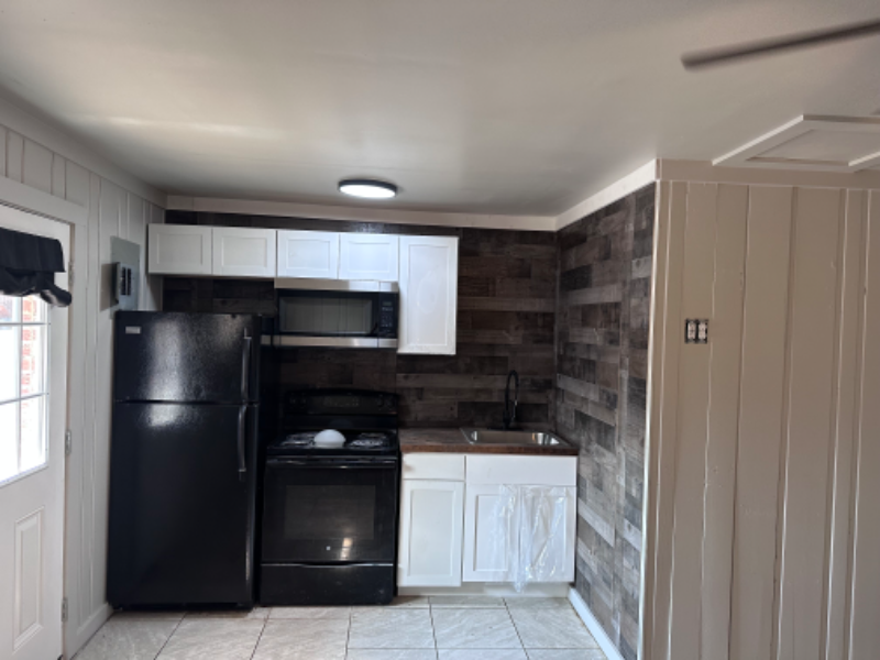 hornbeak Apartment: 272 2nd ave