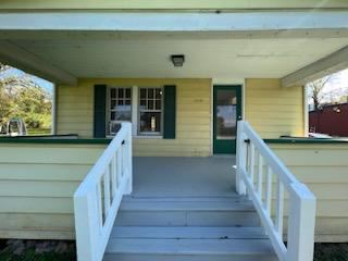 State College House: 1326 E College Ave