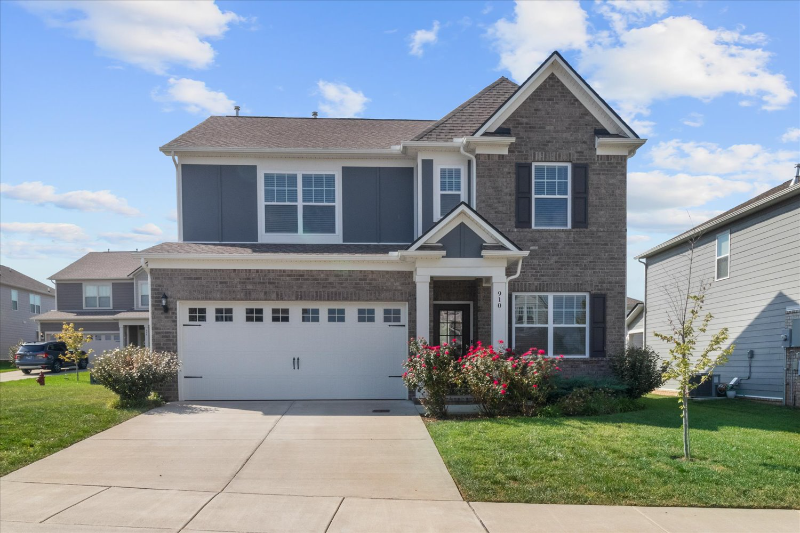 Spring Hill House: 910 Sassafrass Ct.