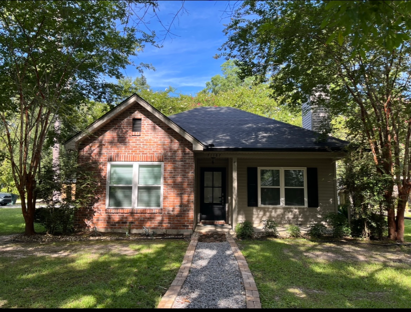 Abita Springs House: 71187 Sanders St