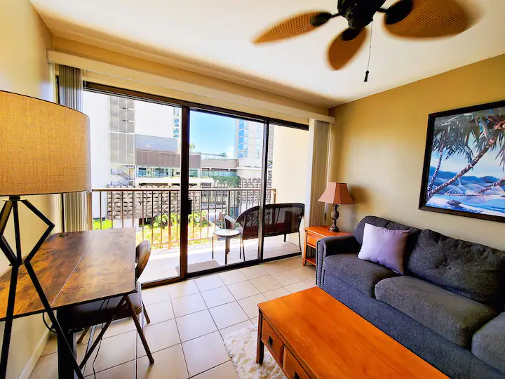Honolulu Condo: 2140 Kuhio Ave