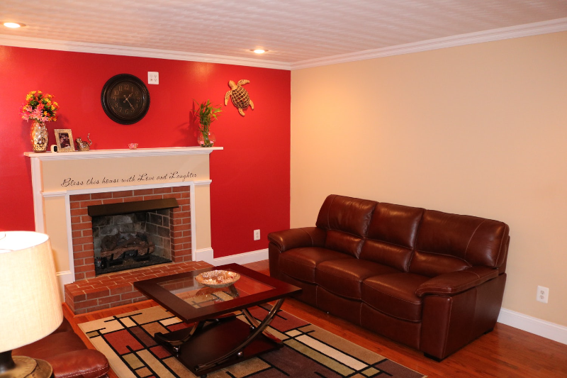 Manassas House: 7805 Howard St