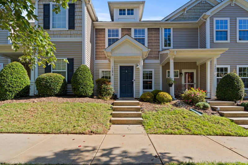 Cornelius Townhome: 15270 Crossing Gate Drive