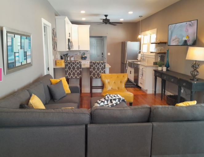 Greenhurst House: 3779 Heineman Rd