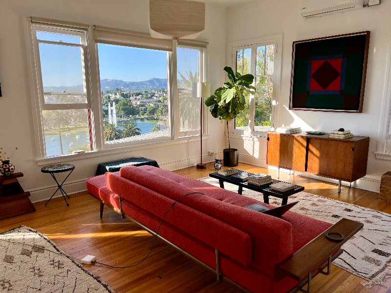Los Angeles Apartment: 1084 1/2 West Kensington Road
