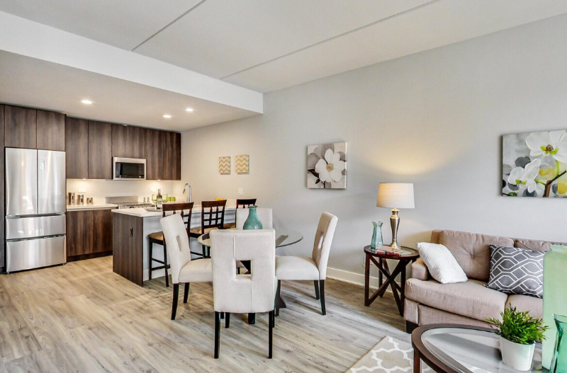 Chicago Apartment: 1168 N Wells