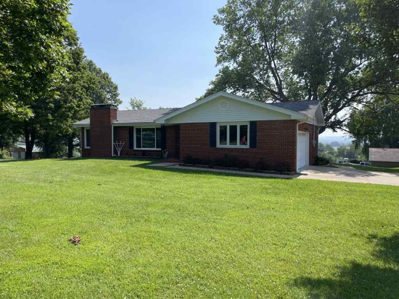 nixa House: 250 E. Rosedale RD.