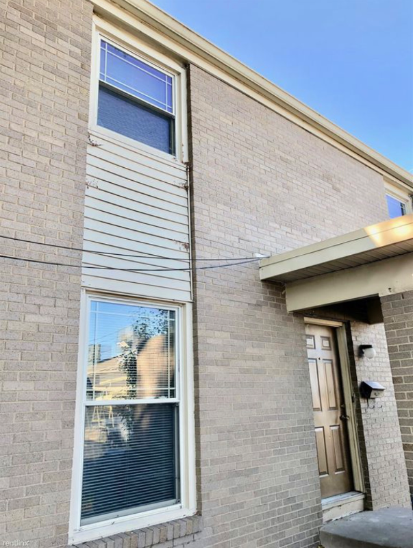 Bettendorf Townhome: 1832 Sutton place