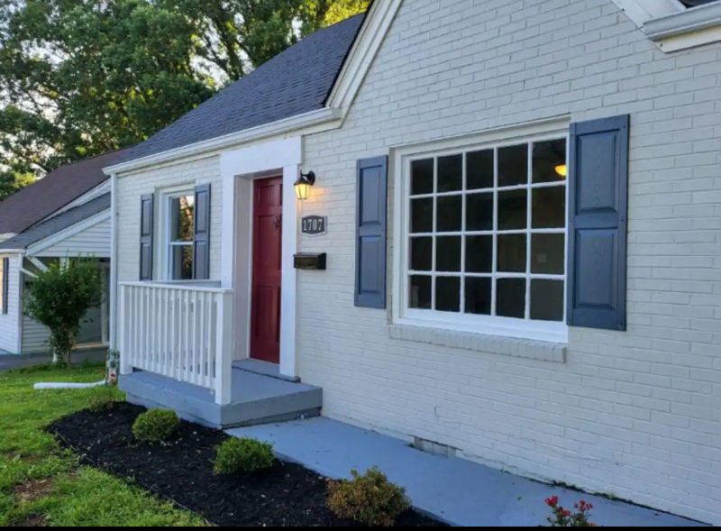 Roanoke House: 1707 Colgate St