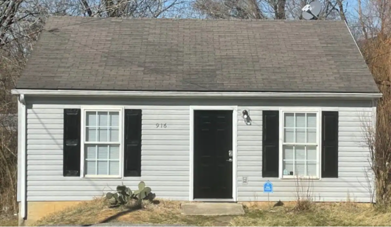 Roanoke House: 916 Kyle Ave