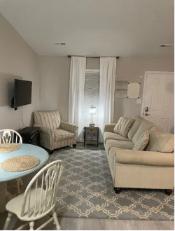 Roanoke House: 916 Kyle Ave