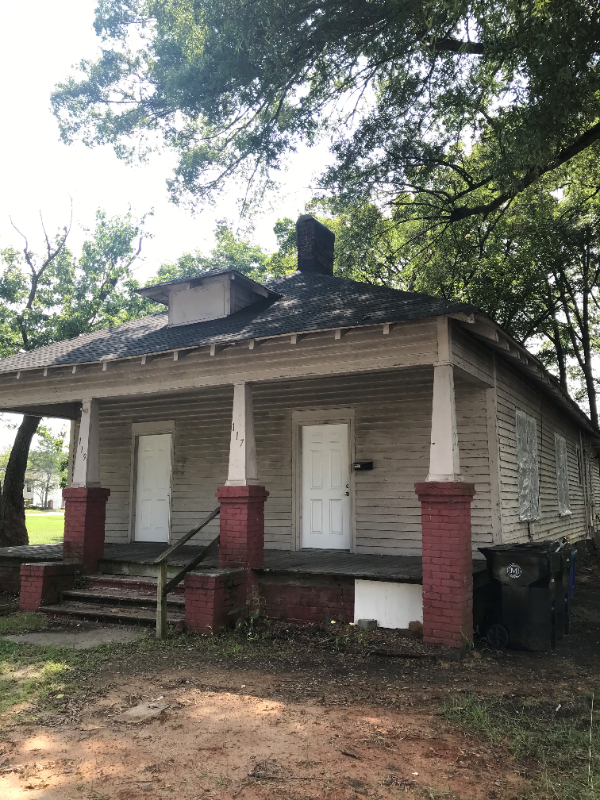 Mooresville House: 117 E McNeely Ave