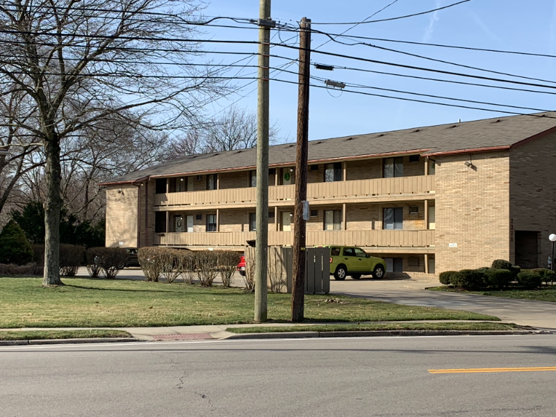Akron Apartment: 2376 E Market St
