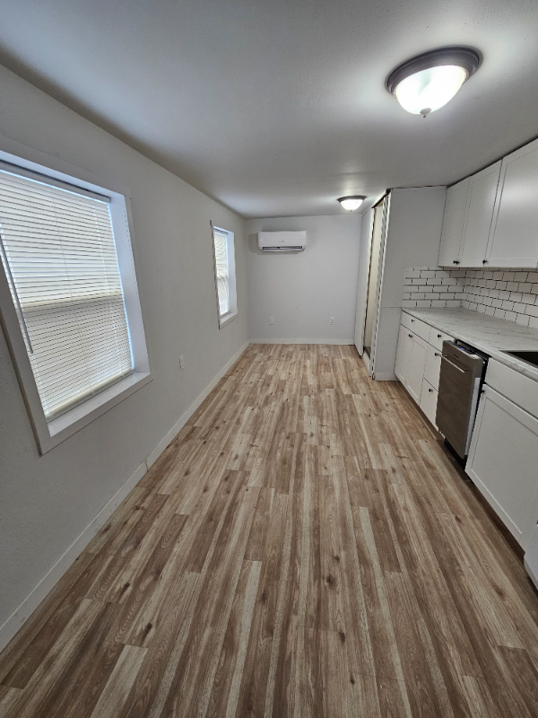 Centralia Apartment: 219 N Rock St. #5