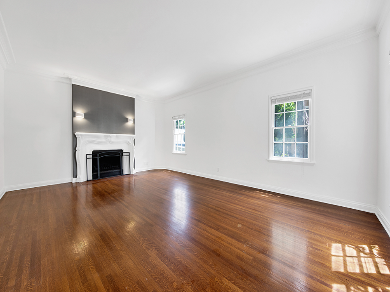 Los Angeles Apartment: 7467 Hollywood Blvd