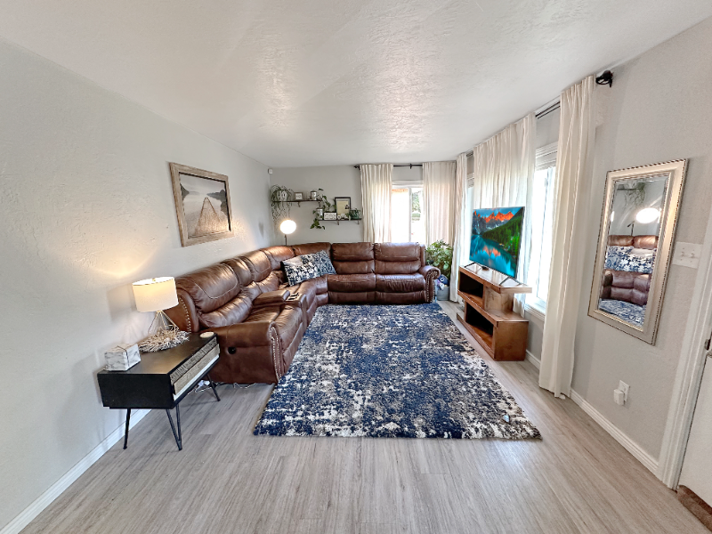 Great Falls House: 117 Riverview 6W