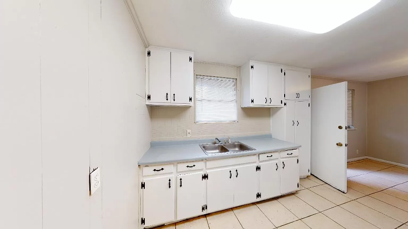 Jacksonville House: 5687 Atlee Ave