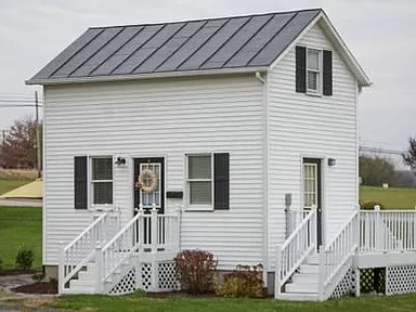 Harrisonburg House: 4234 N. Valley Pike