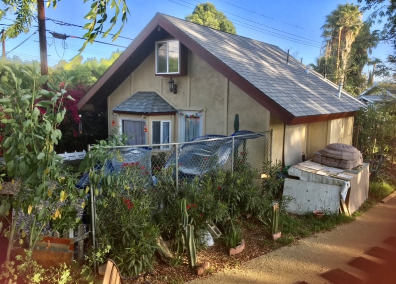 Woodland Hills House: 6000 Platt Ave