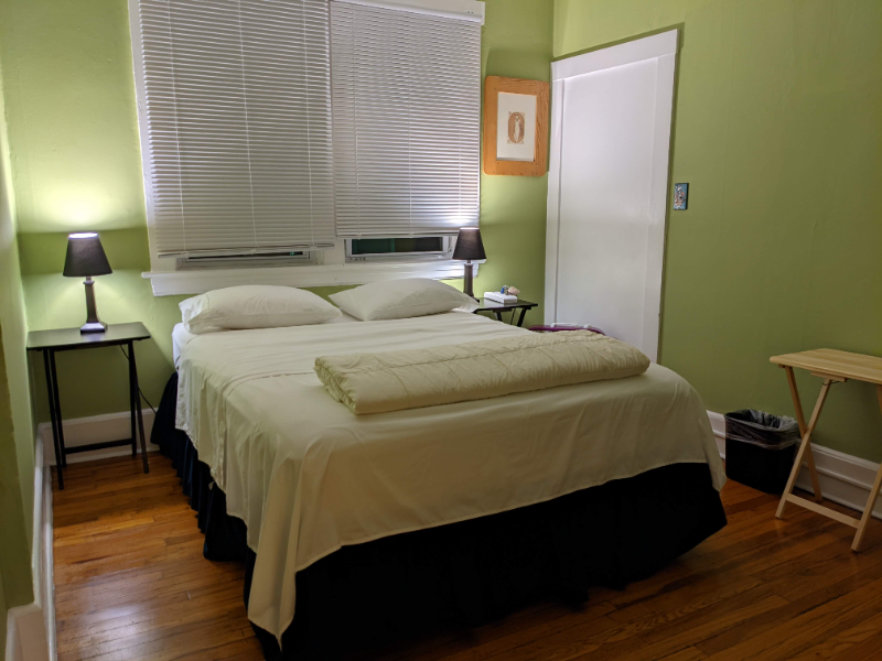 Asheville Single Room: 28 Ravenscroft Drive