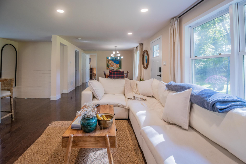 Sandy Spring House: 18544 Brooke RD