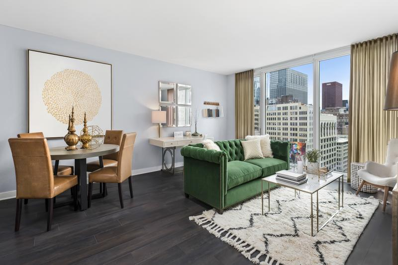 Chicago Apartment: 119 W Randolph St