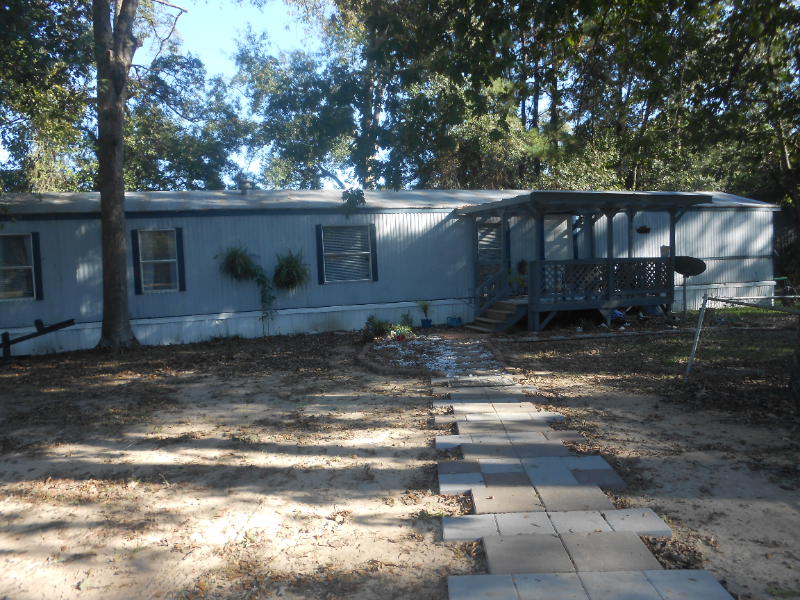 Splendora House: 24898 Lakewood Dr.