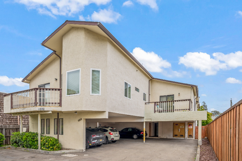 Hayward Apartment: 1609 B St