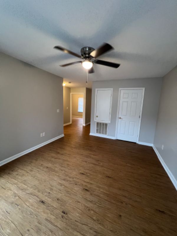 Burlington Apartment: 317 Caswell Street