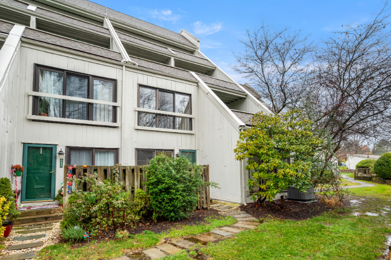WEST CHESTER Condo: 547 SUMMIT HOUSE