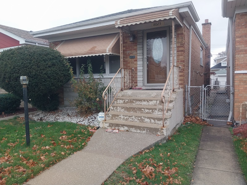 Chicago House: 8025 s Wentworth ave