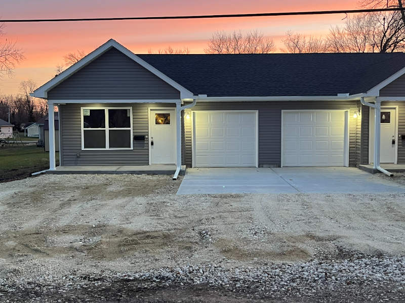 Bowling Green Multiplex: 416 W Hanson Street